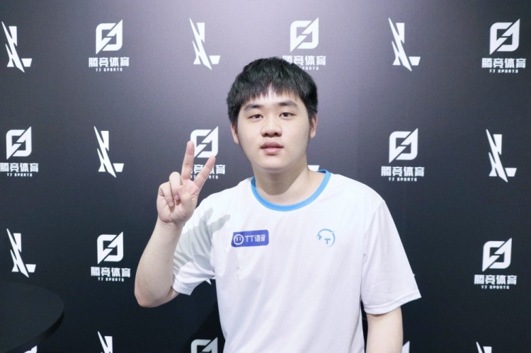 她在世界羽 她在世界羽